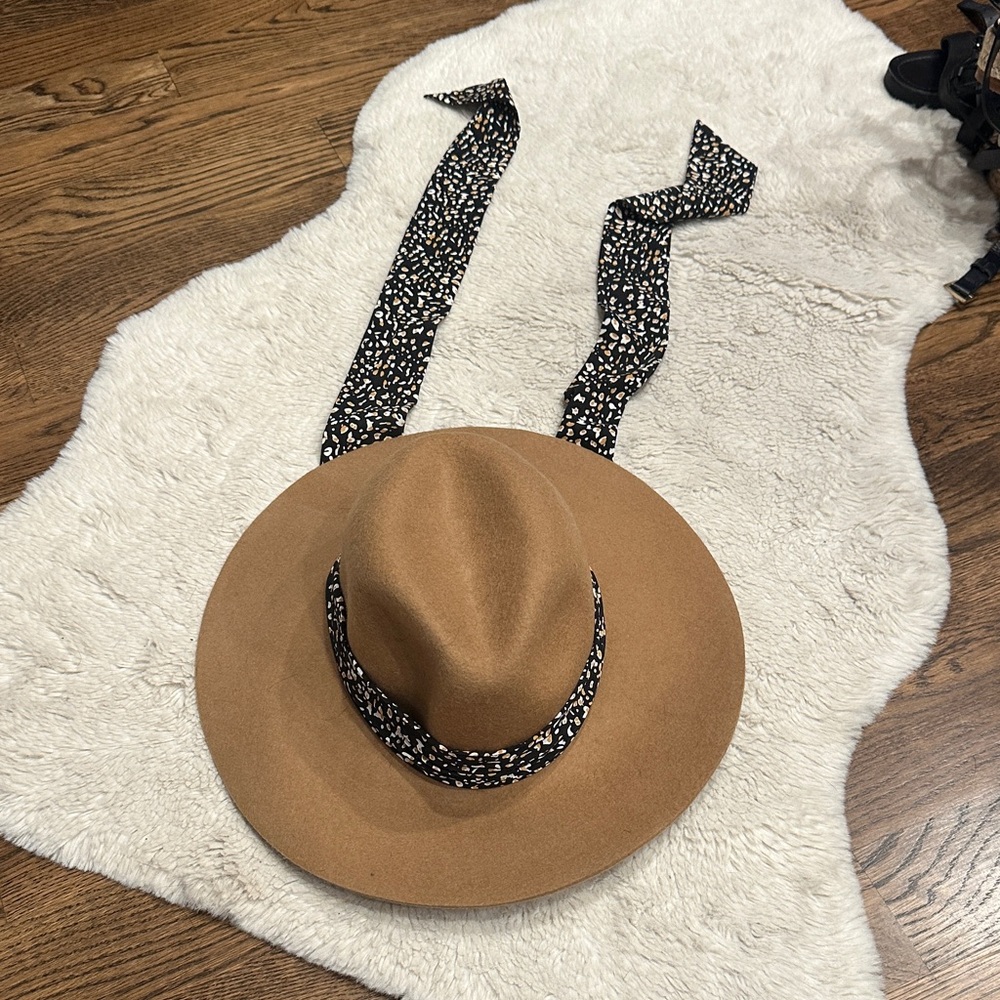 Open Edit Felt Hat With Black Patterned Band - image 1